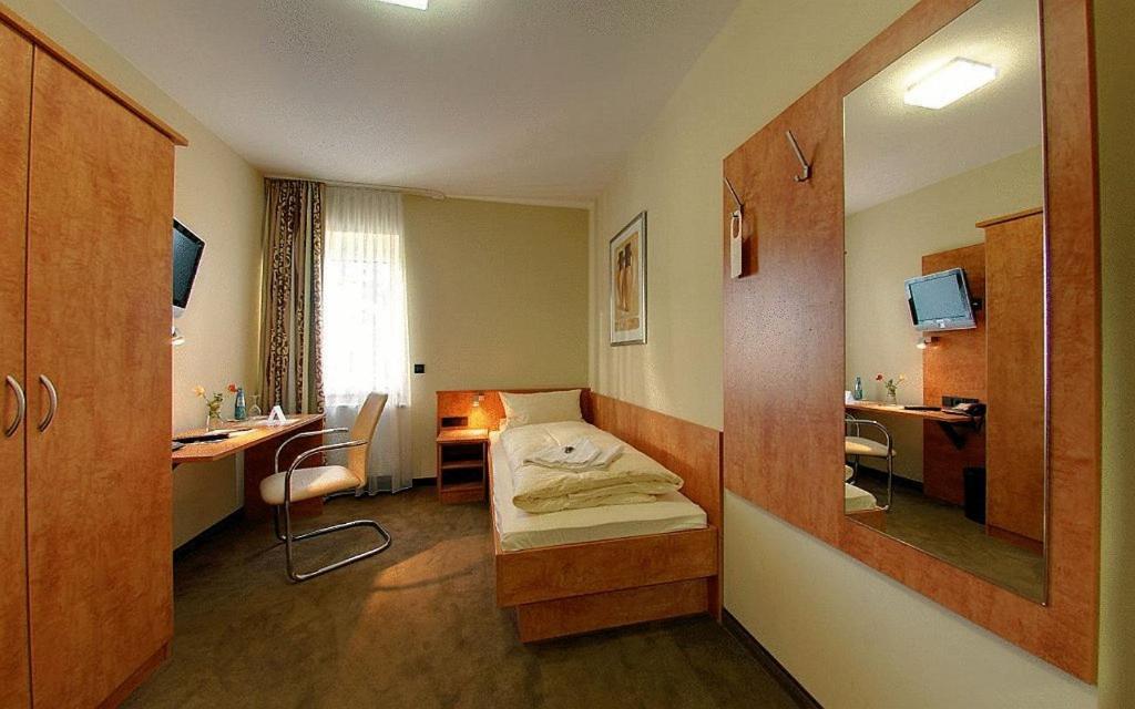 Hotel Gasthof Gross Bergkirchen Szoba fotó